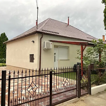 Adam Apartman Hajduszoboszlo Exterior photo