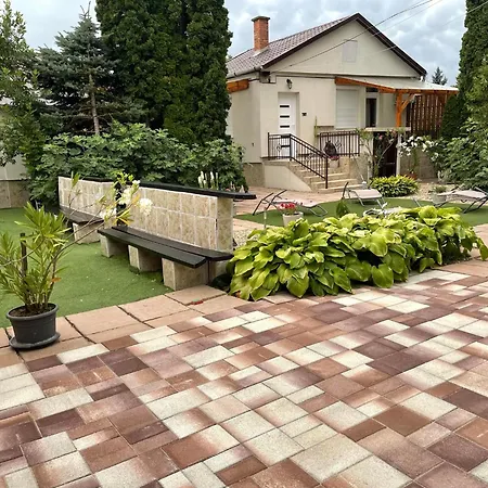 Adam Apartman Hajduszoboszlo Exterior photo