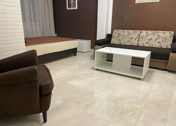 Adam Apartman