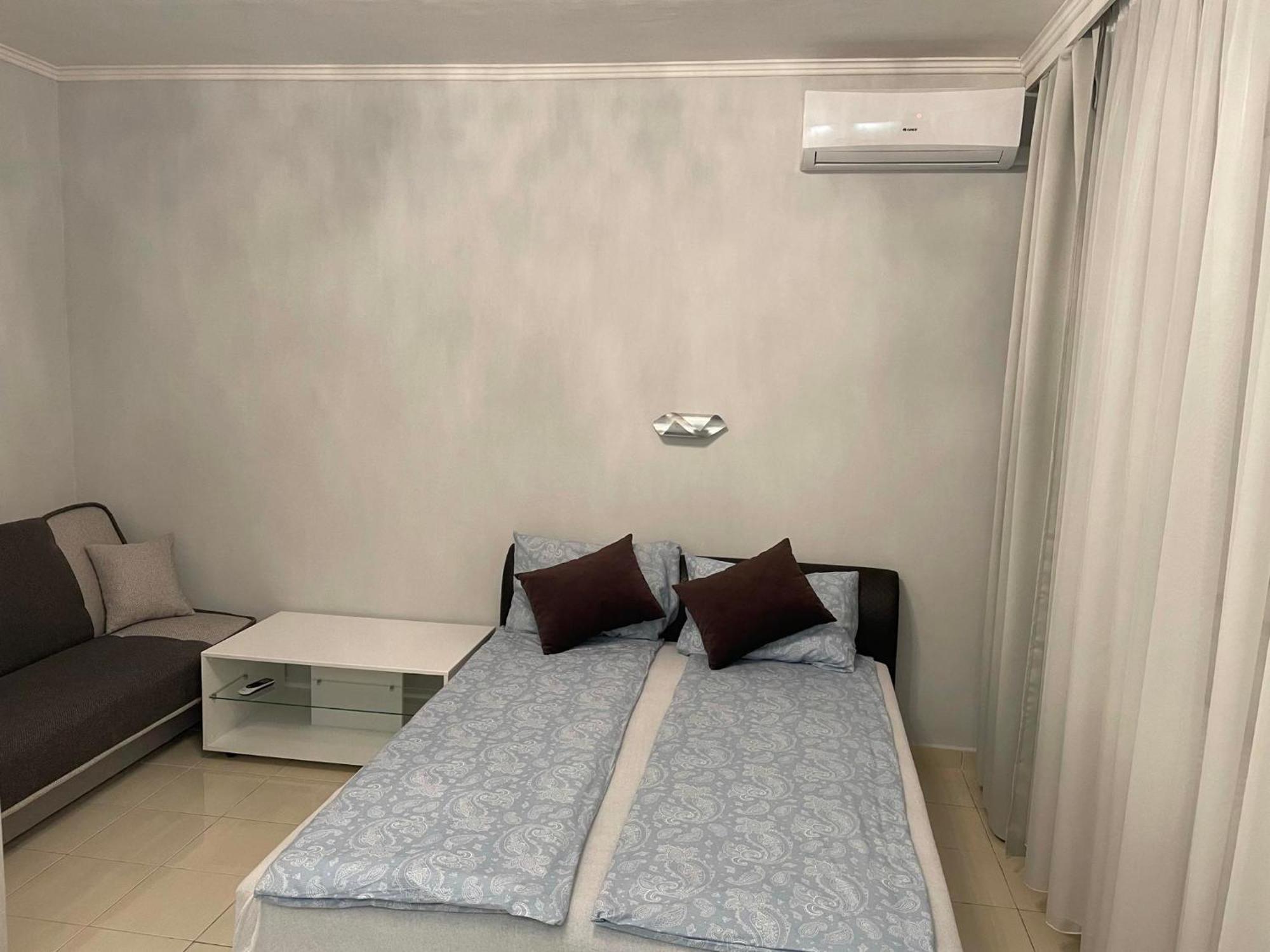 Apartment Adam